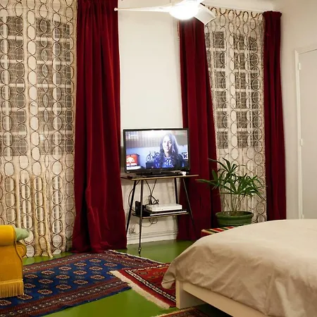 46fm : Bed & Breakfast *